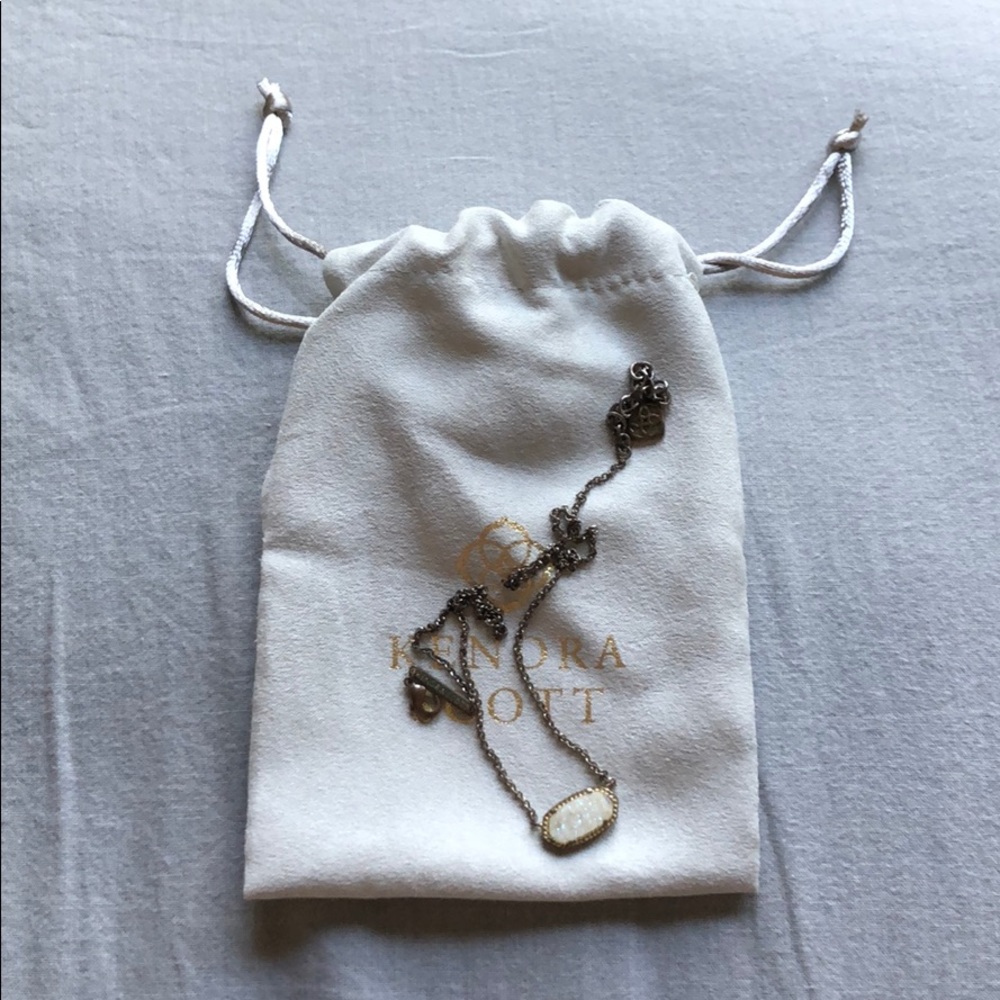 Kendra Scott necklace!